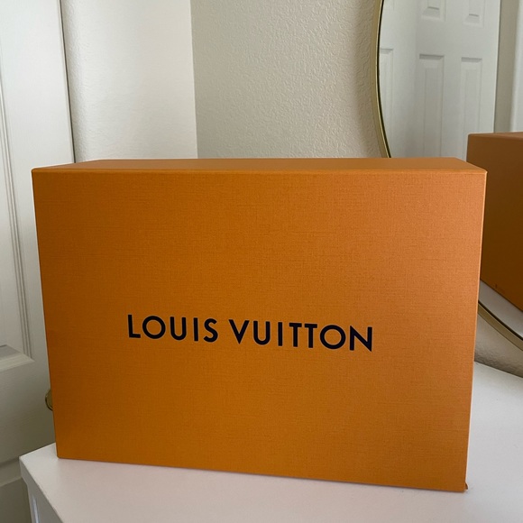 Louis Vuitton box - Picture 1 of 2